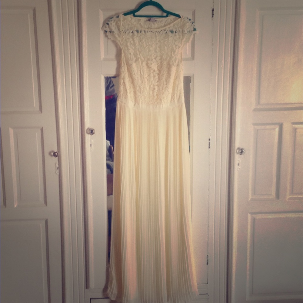 H&M Ivory Maxi Dress